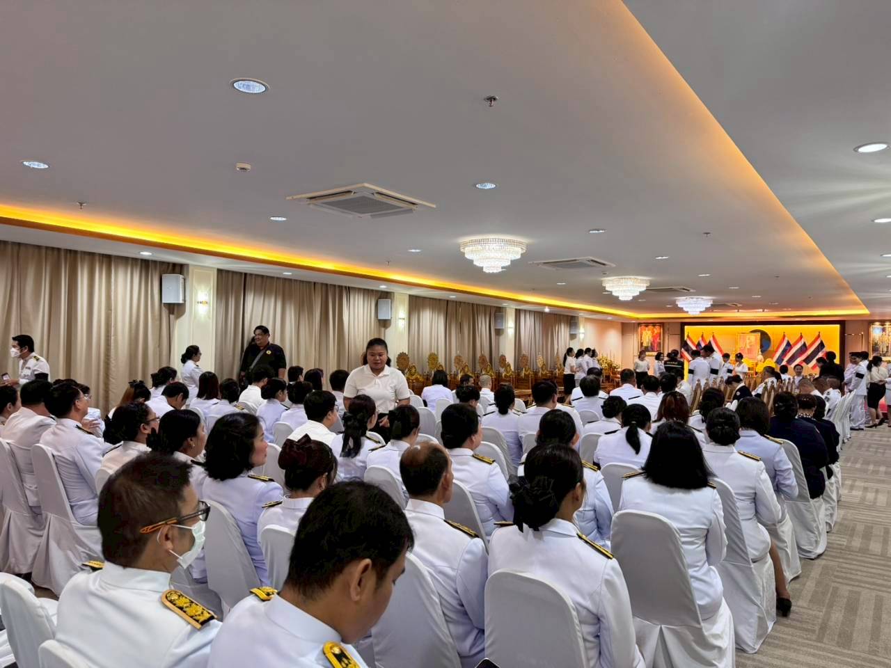 title - นที่ 24 กุมภาพันธ์ 2569 นายวิทูล ประดิษฐบุญ มอบหมายให้  เจ้าหน้าที่ ส.ป.ก.ปราจีนบุรี เข้าร่วม พิธีวางพานพุ่มดอกไม้และถวายสักการะ เนื่องในวันคล้าย วันพระราชสมภพของพระบาทสมเด็จพระพุทธเลิศหล้านภาลัย